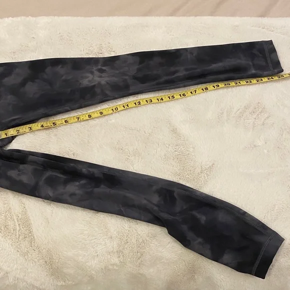 Lululemon Leggings Size 4 - Picture 7 of 9